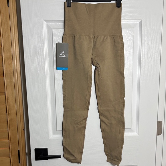 High-Rise Tan Leggings - Picture 3 of 3